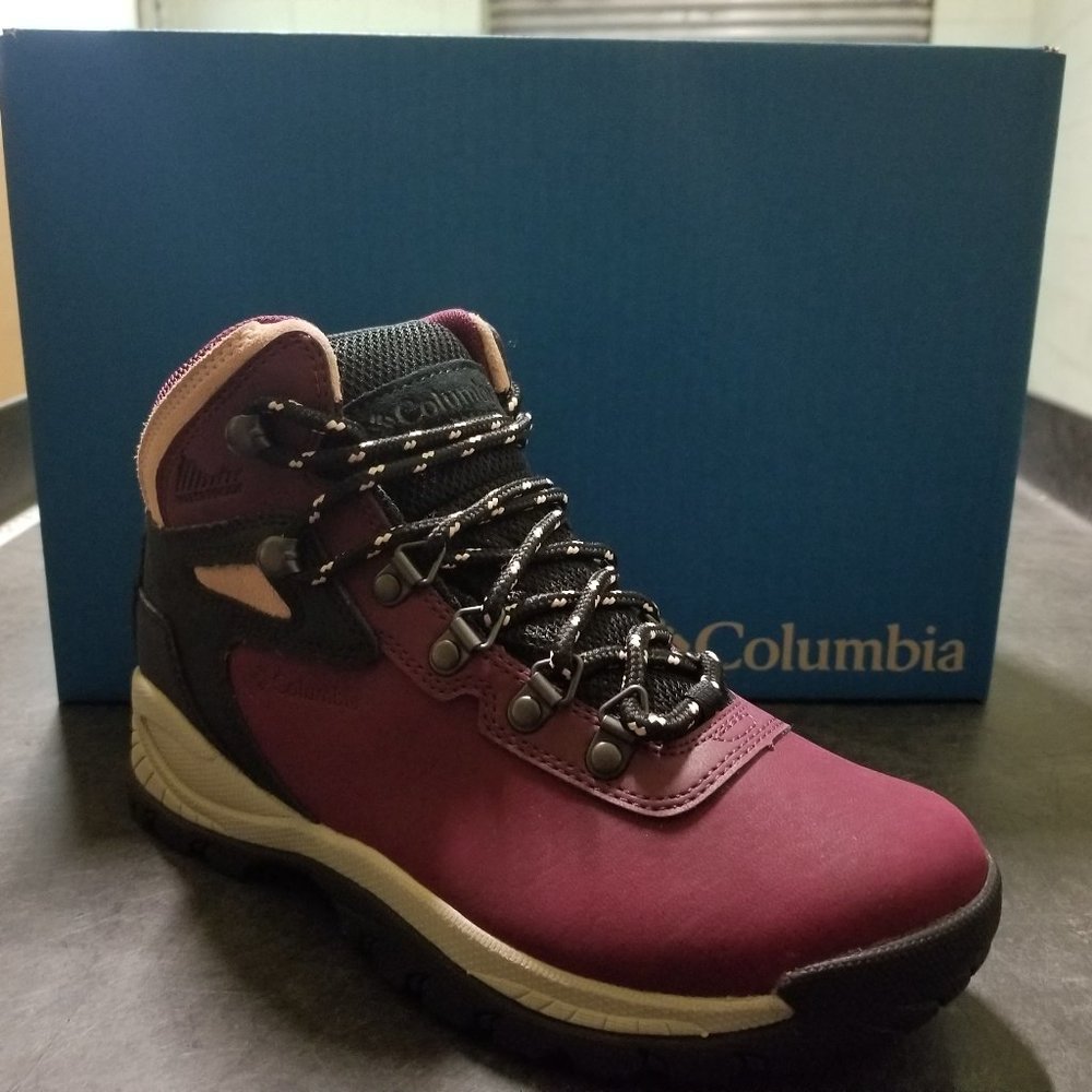 Pre Owned Columbia Women's Newton Ridge  Waterproof  Hiking Boots sz 6